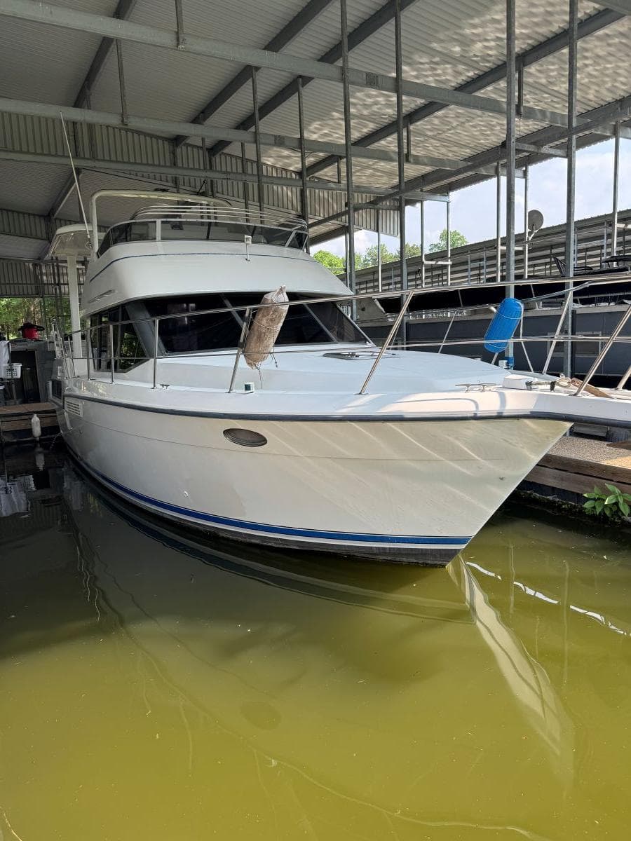 1994 Carver 350 Aft Cabin Motor Yacht