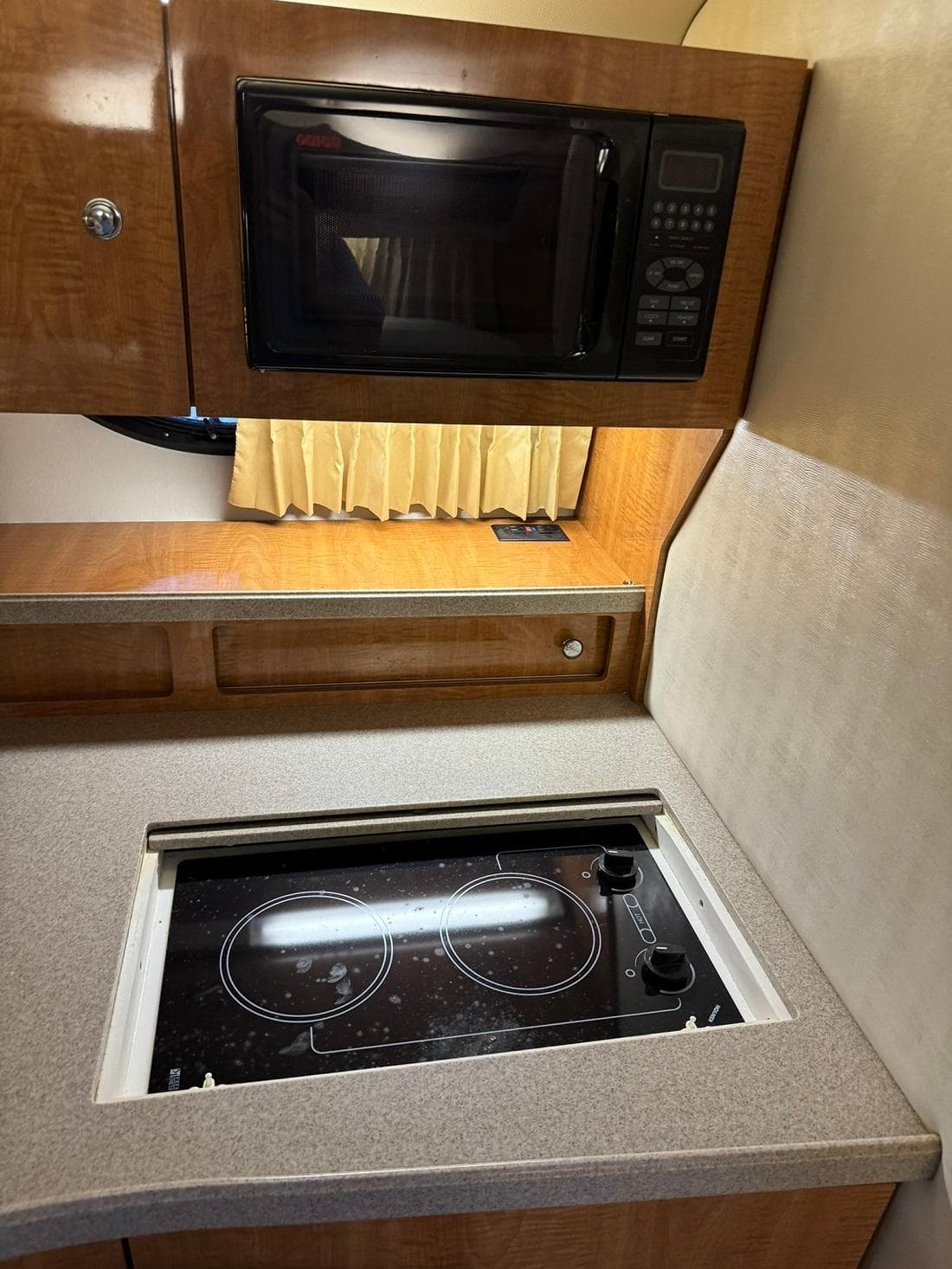2004 Regal Commodore 3260 — Silver Point, TN (photo 3)