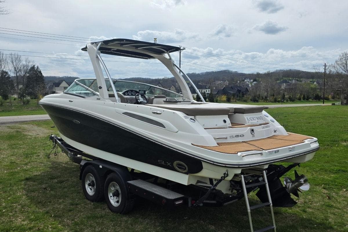 2011 Sea Ray SLX 250 — Franklin, TN (photo 28)