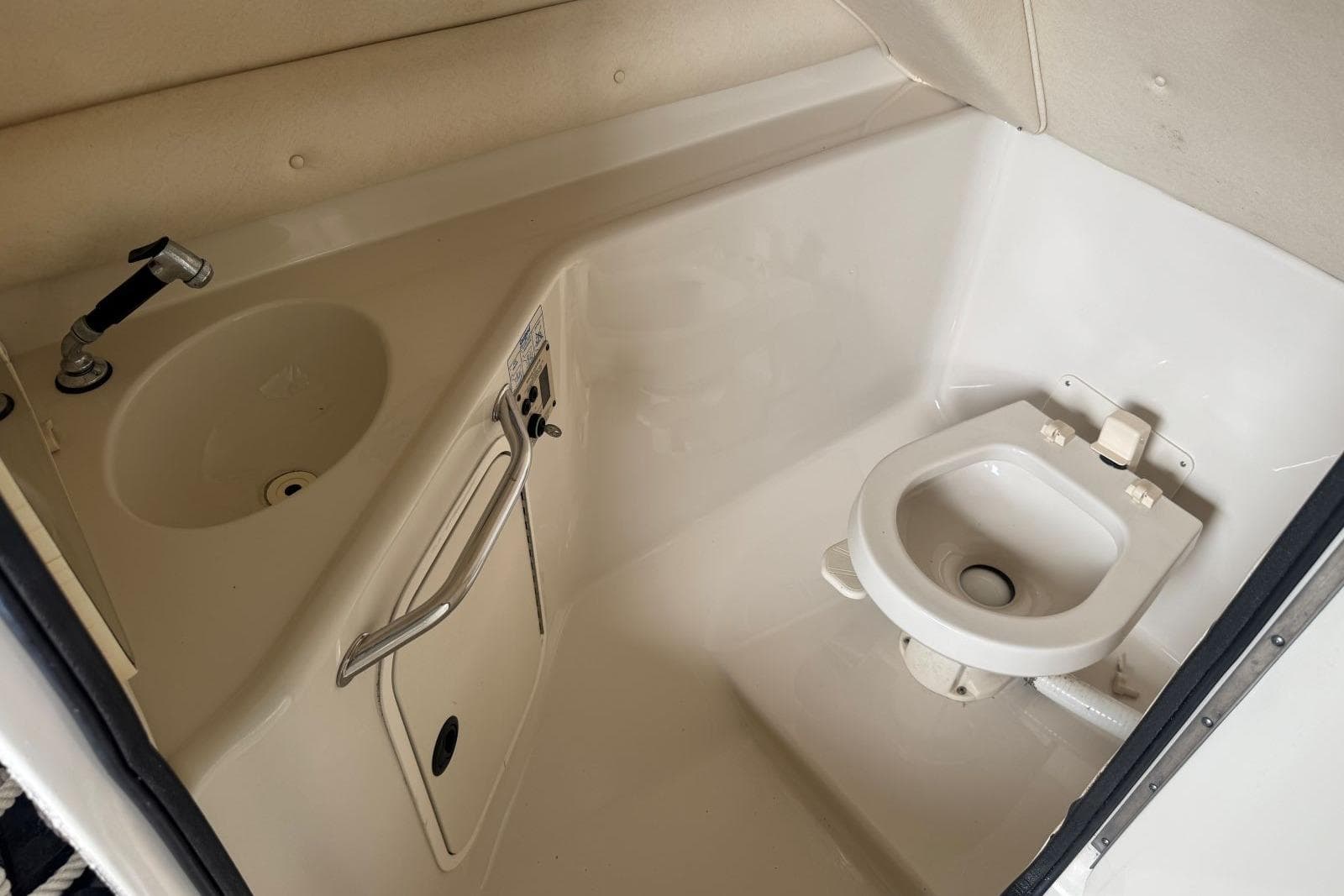 2004 Sea Ray 240 Sundeck — Old Hickory, TN (photo 15)