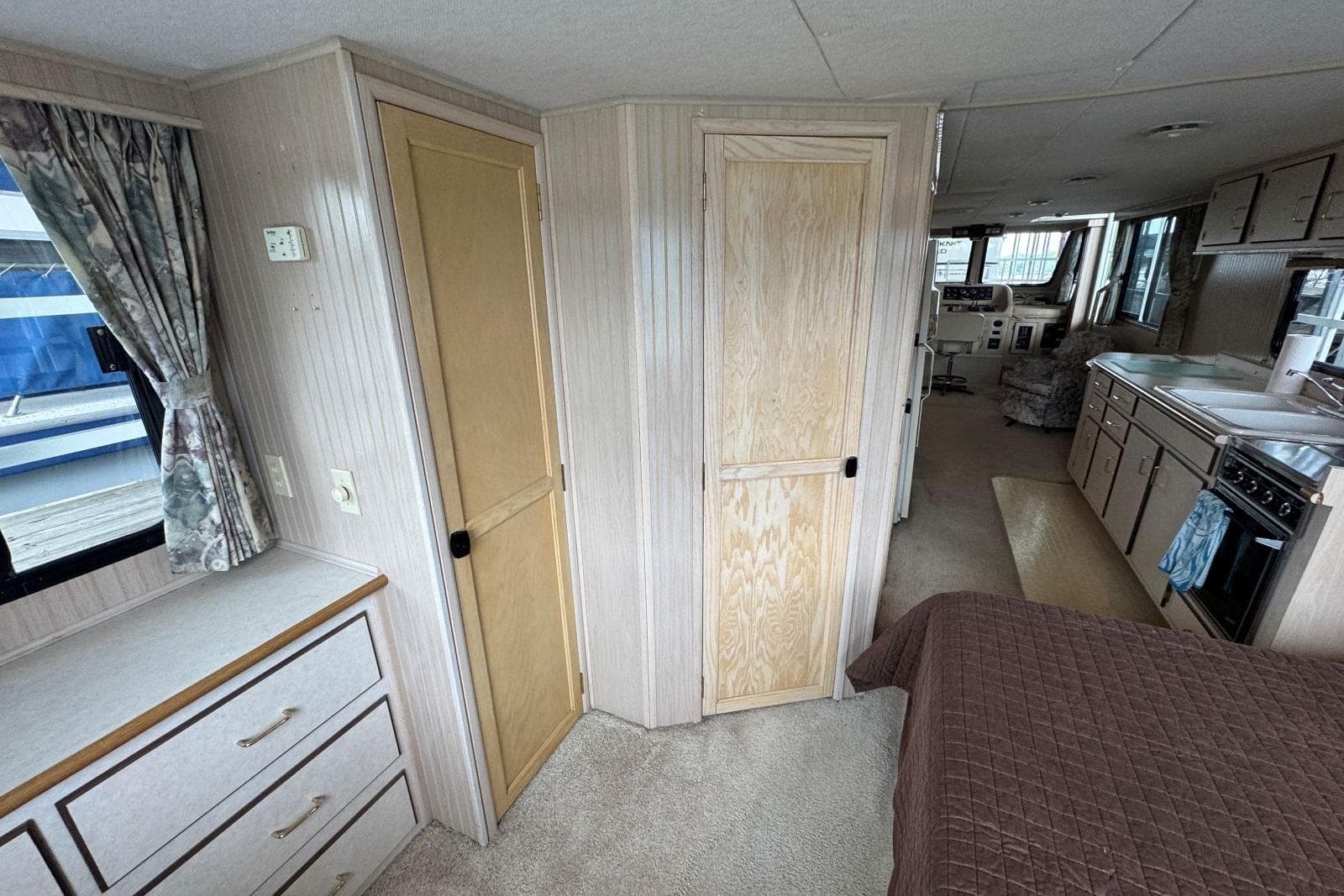 1998 Gibson 47 Sport — Hendersonville, TN (photo 14)