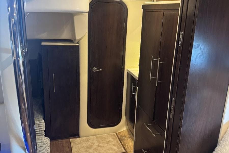 2016 Regal 46 Sport Coupe — Guntersville, TN (photo 13)