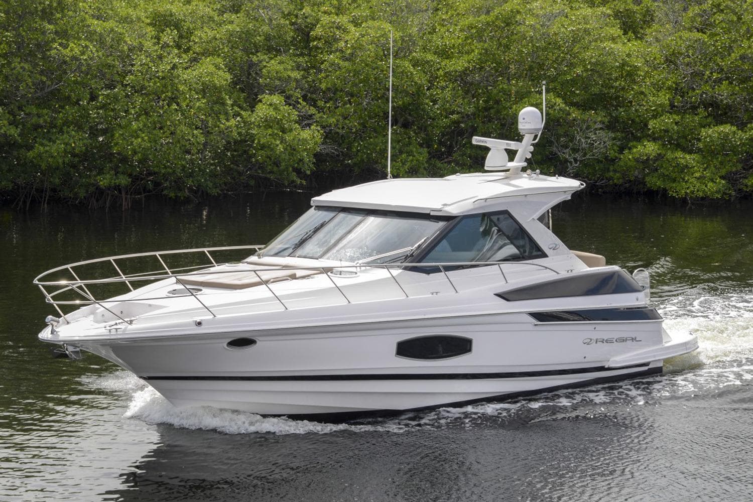 2016 Regal 46 Sport Coupe — Guntersville, TN (photo 31)