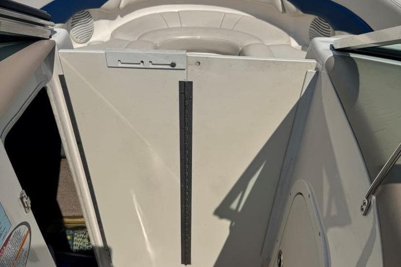 2001 Chaparral 220 SSi — Hendersonville, TN (photo 6)