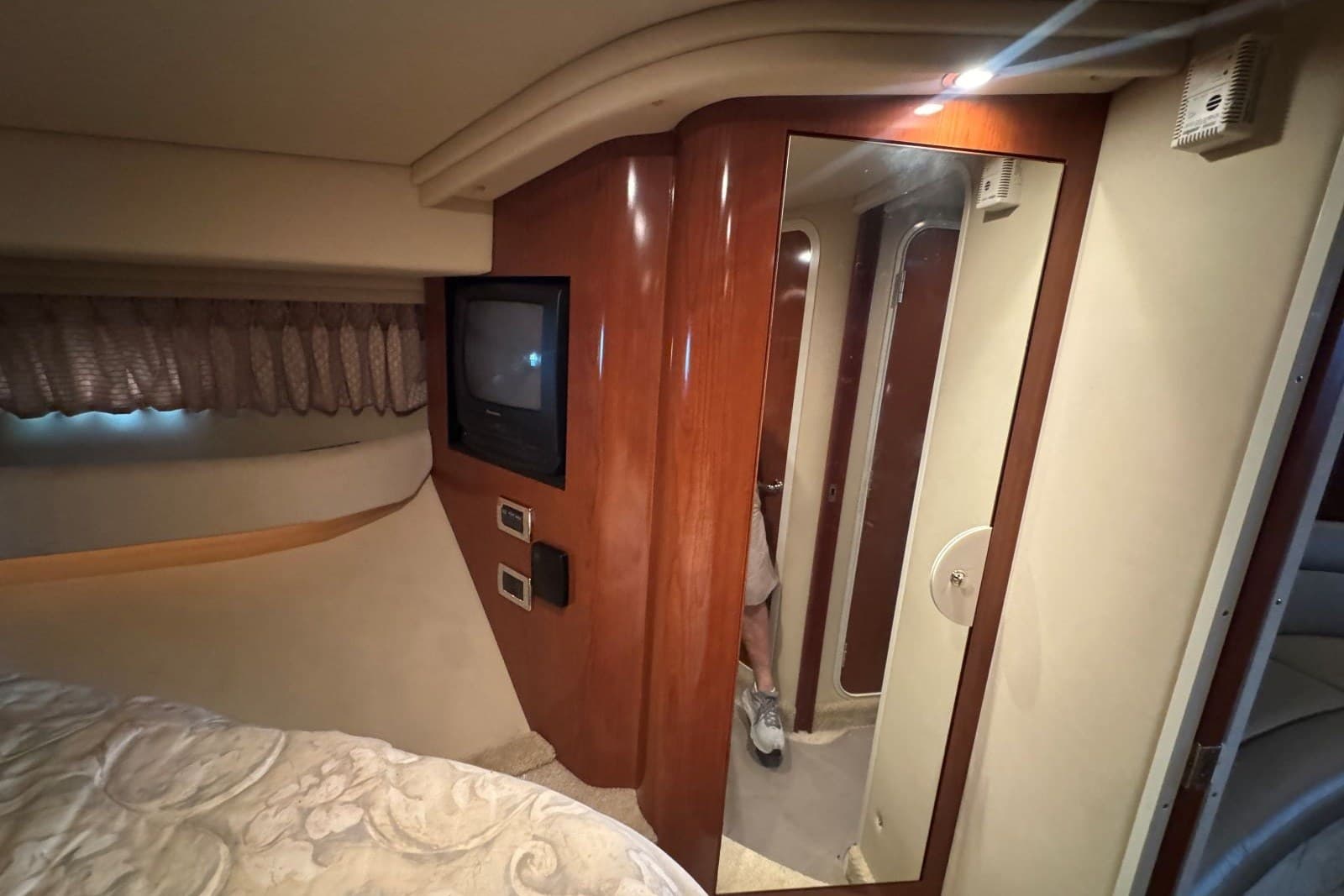 2003 Sea Ray 410 Sundancer — Hendersonville, TN (photo 42)