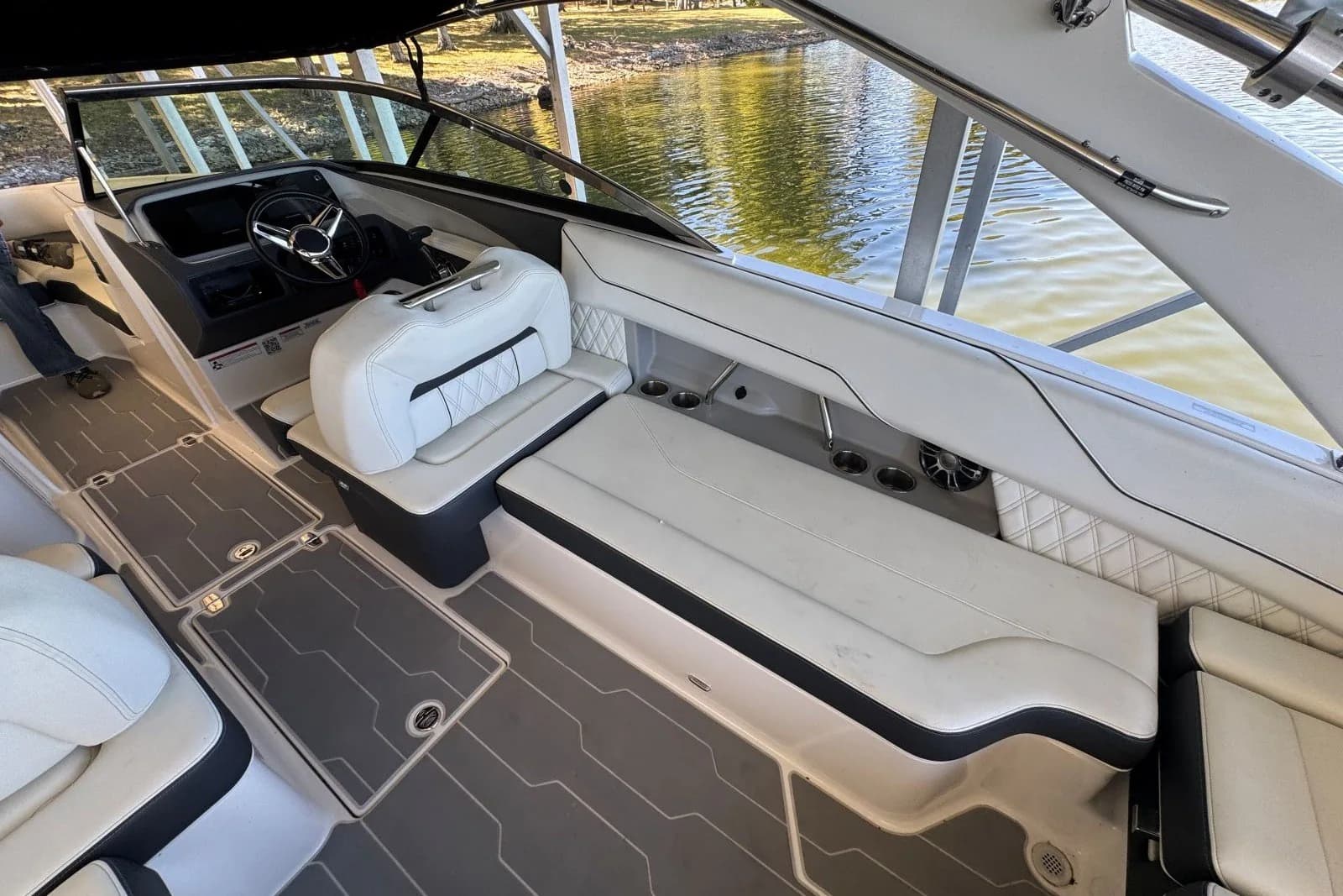 2022 Regal LS6 Surf — Hendersonville, TN (photo 18)