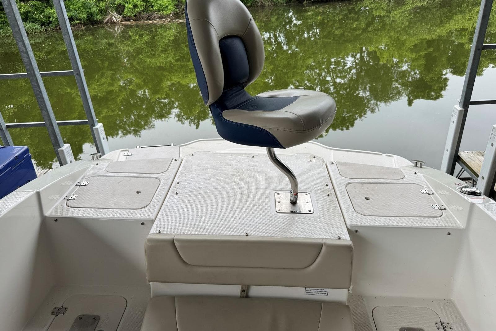 2016 Chaparral 19 H2O Ski & Fish — Hendersonville, TN (photo 4)