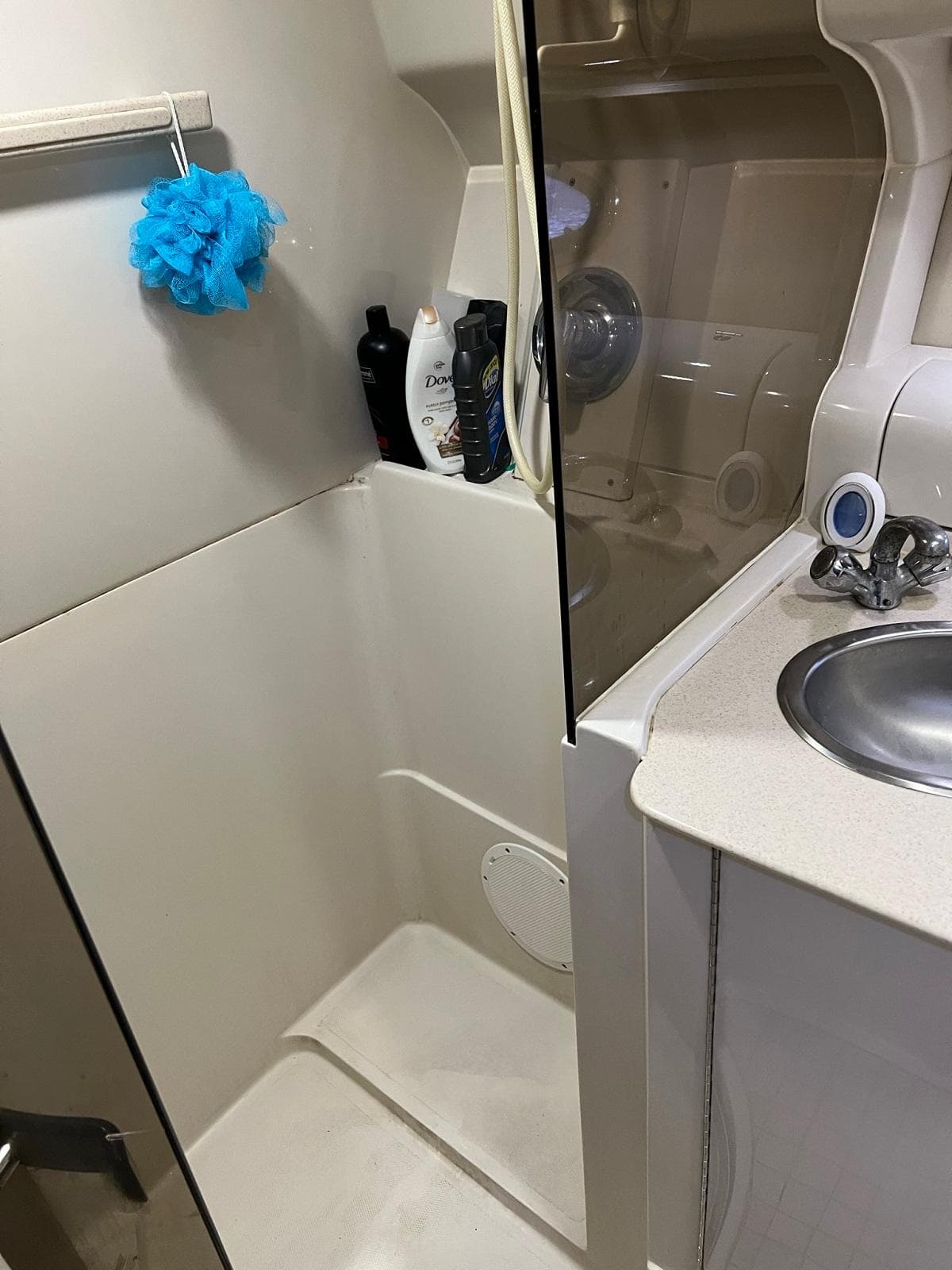 1999 Regal 402 — Hendersonville, TN (photo 19)