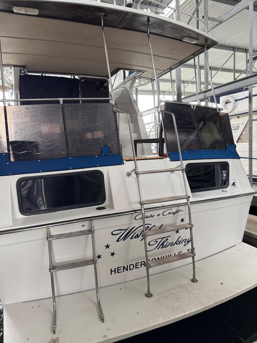 1988 Chris-Craft 426 Catalina — Hendersonville, TN (photo 39)