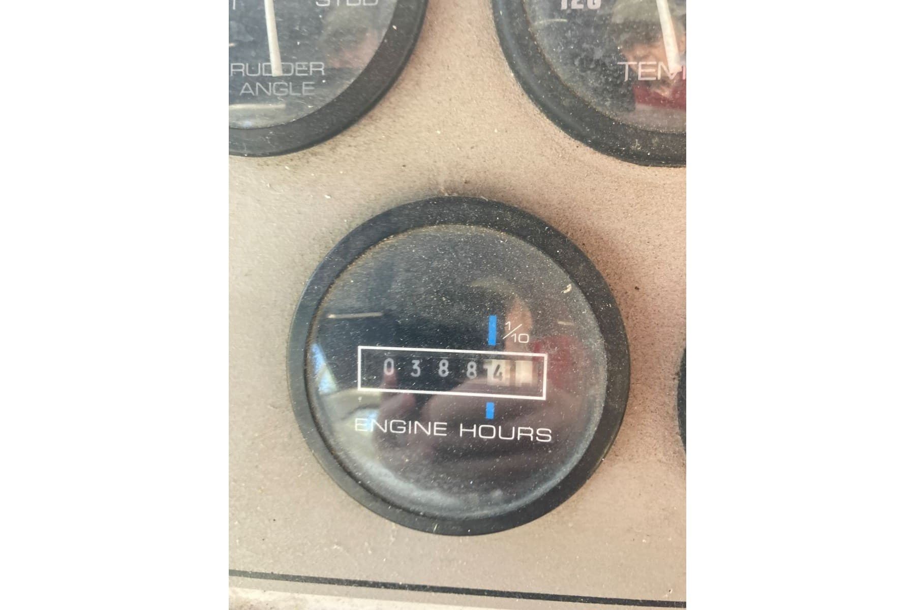 1996 Carver 355 Aft Cabin Motor Yacht — Florence, AL (photo 10)