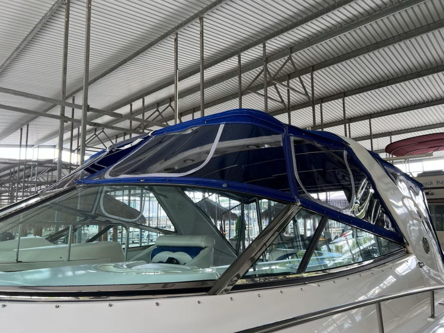 2000 Cruisers Yachts 4270 Express — Nashville, TN (photo 2)