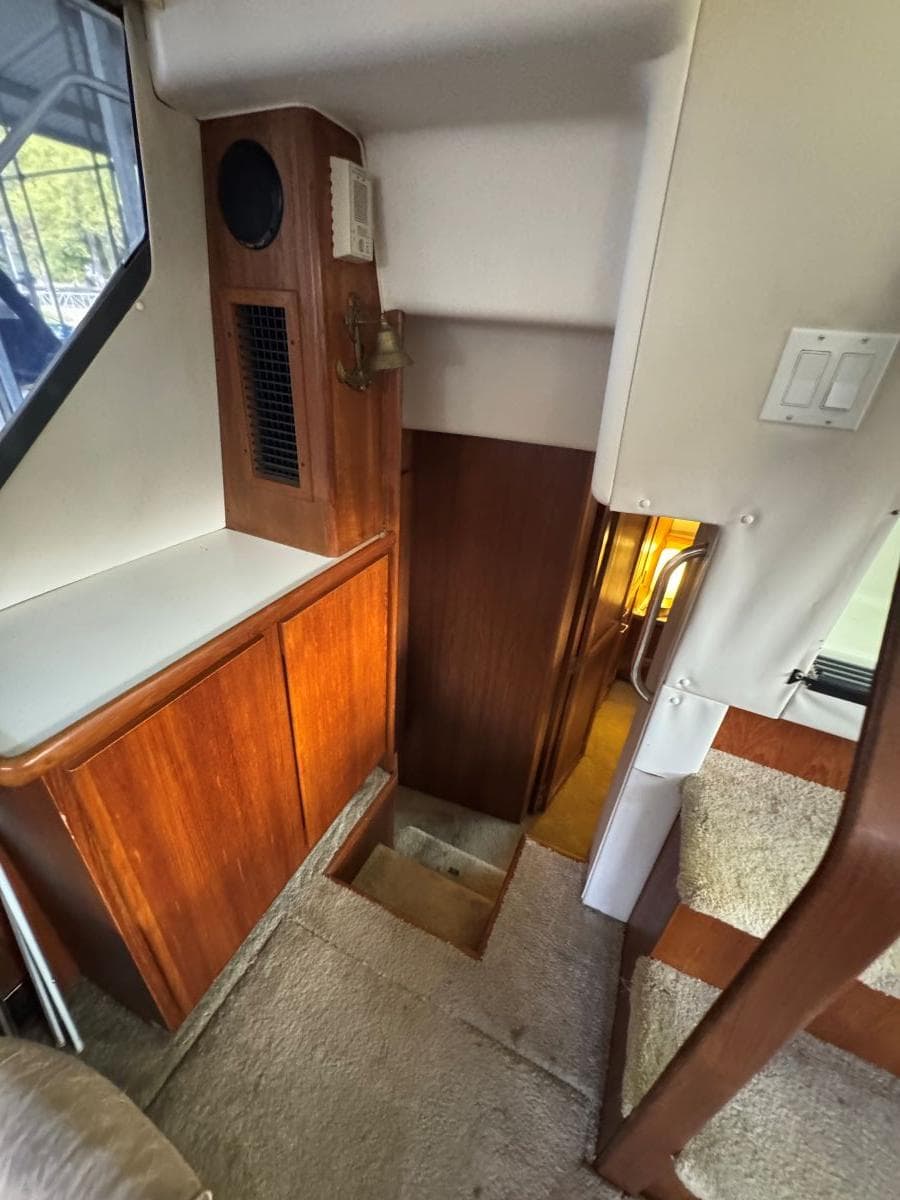 1994 Carver 350 Aft Cabin Motor Yacht — Gallatin, TN (photo 8)