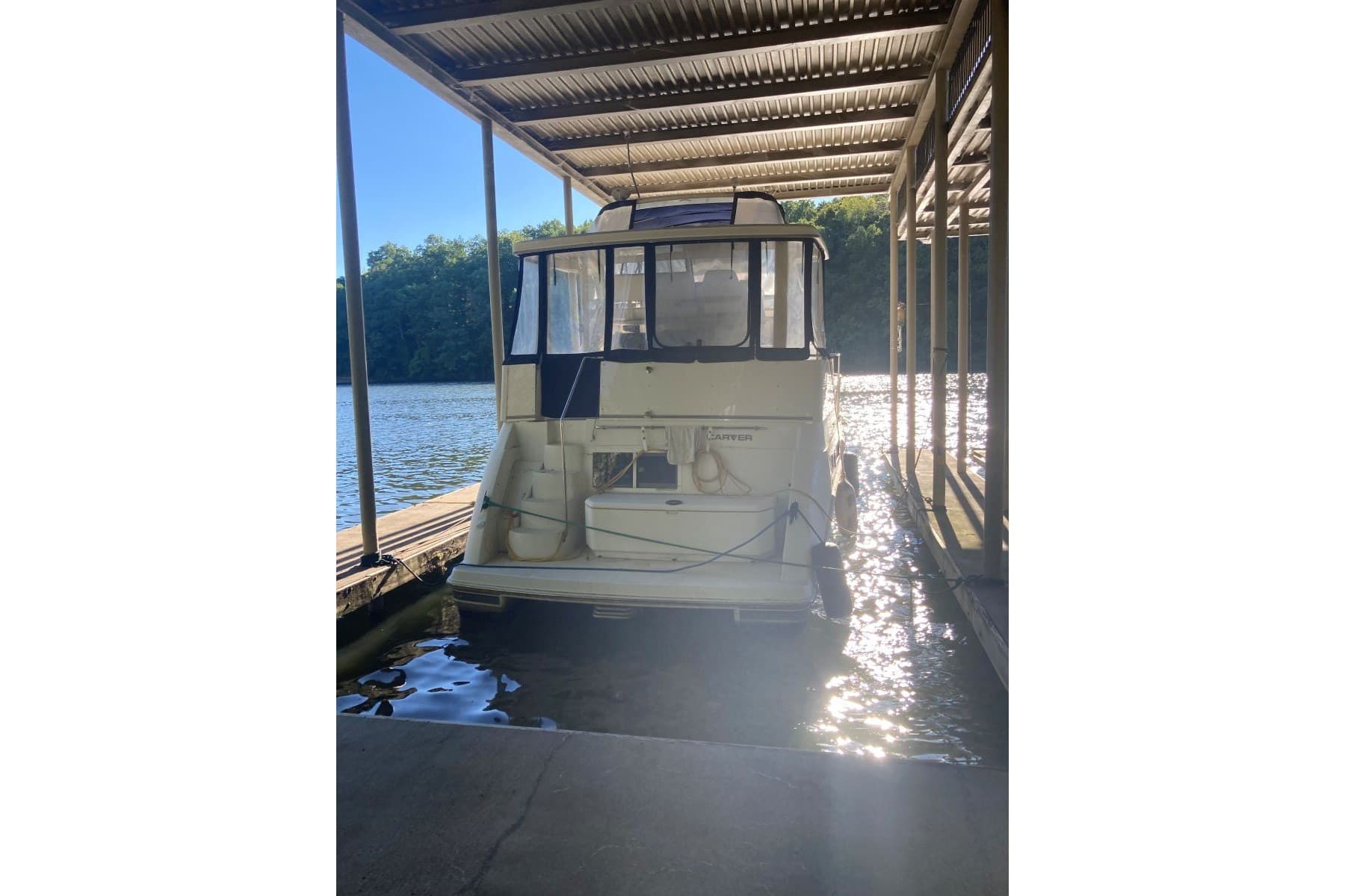 1996 Carver 355 Aft Cabin Motor Yacht — Florence, AL
