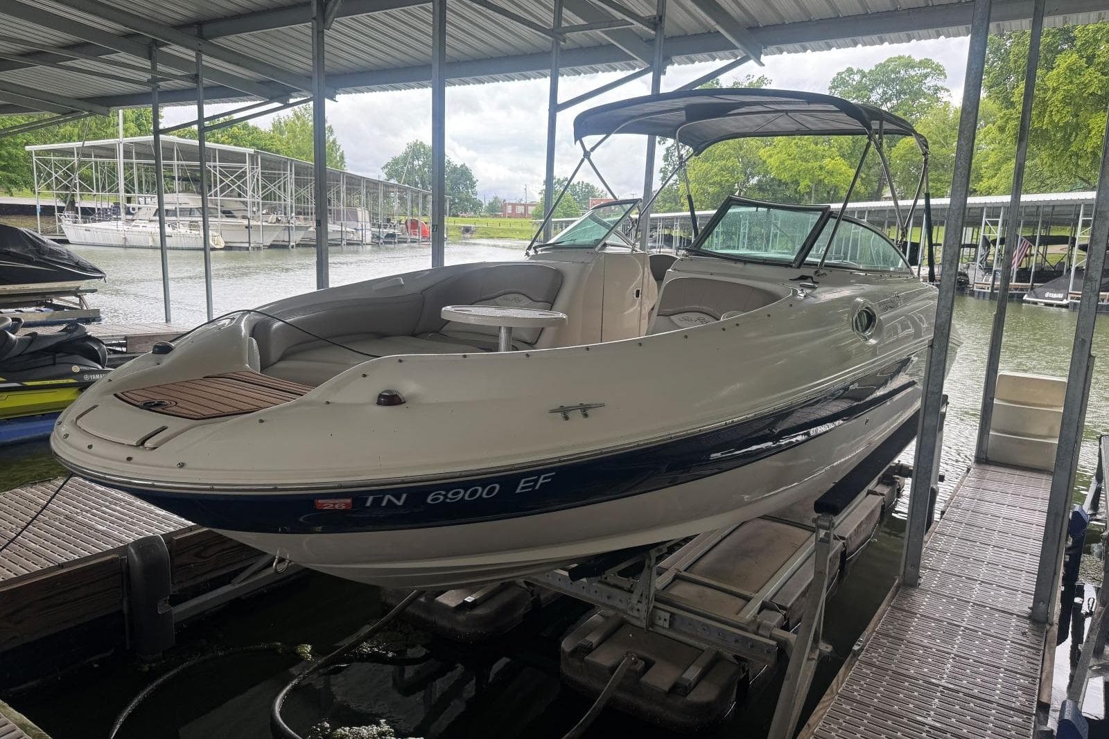 2004 Sea Ray 240 Sundeck — Old Hickory, TN (photo 28)