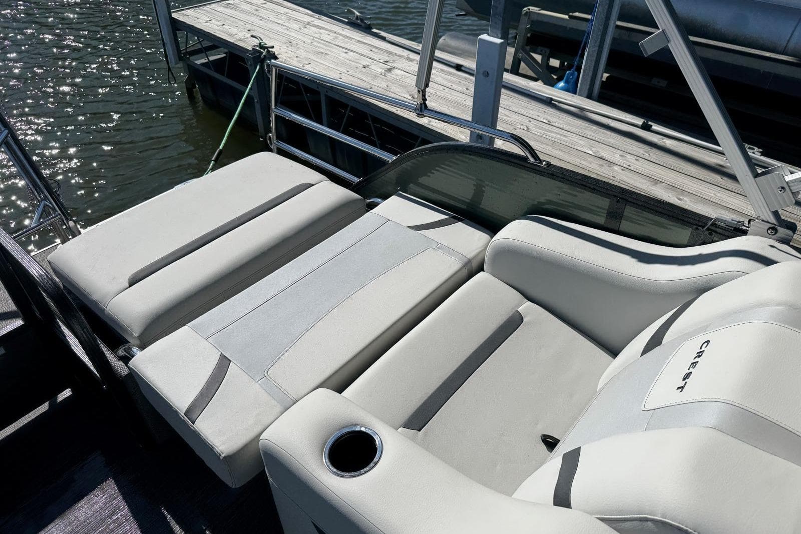 2024 Crest Classic LX 220 SLRC — Hendersonville, TN (photo 11)