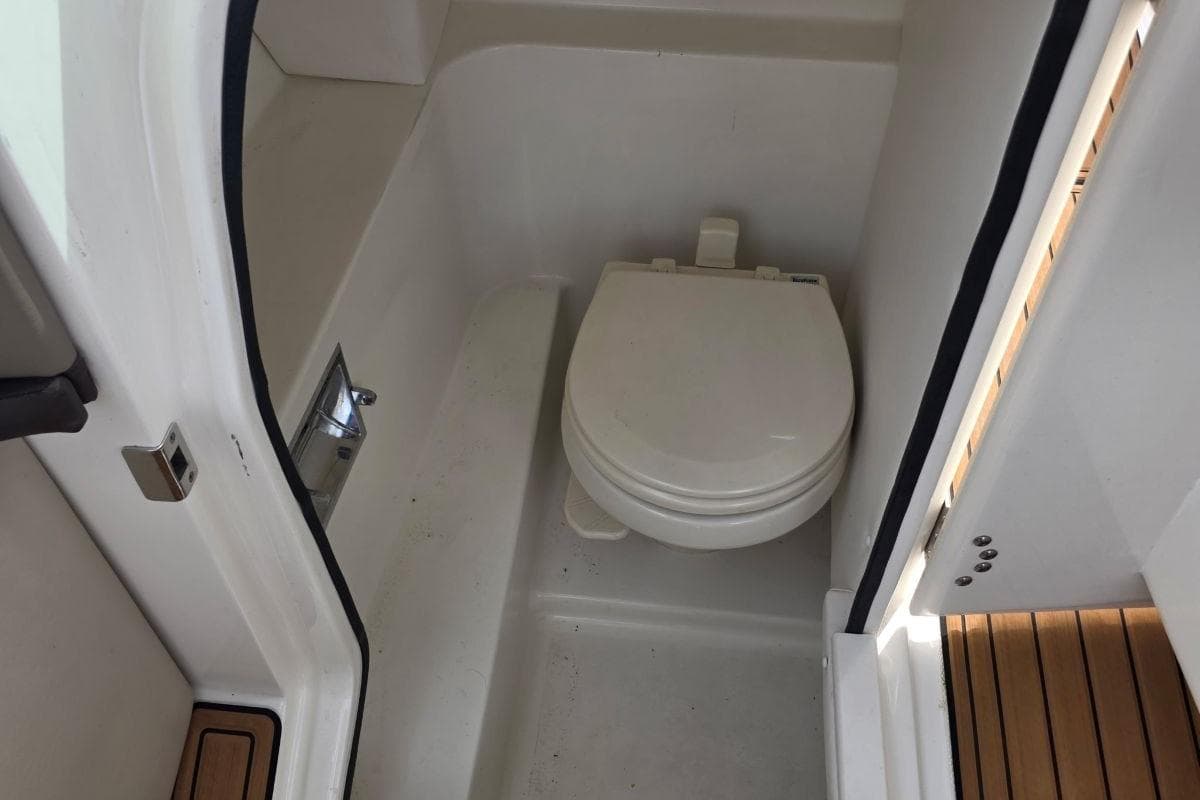 2011 Sea Ray SLX 250 — Franklin, TN (photo 12)