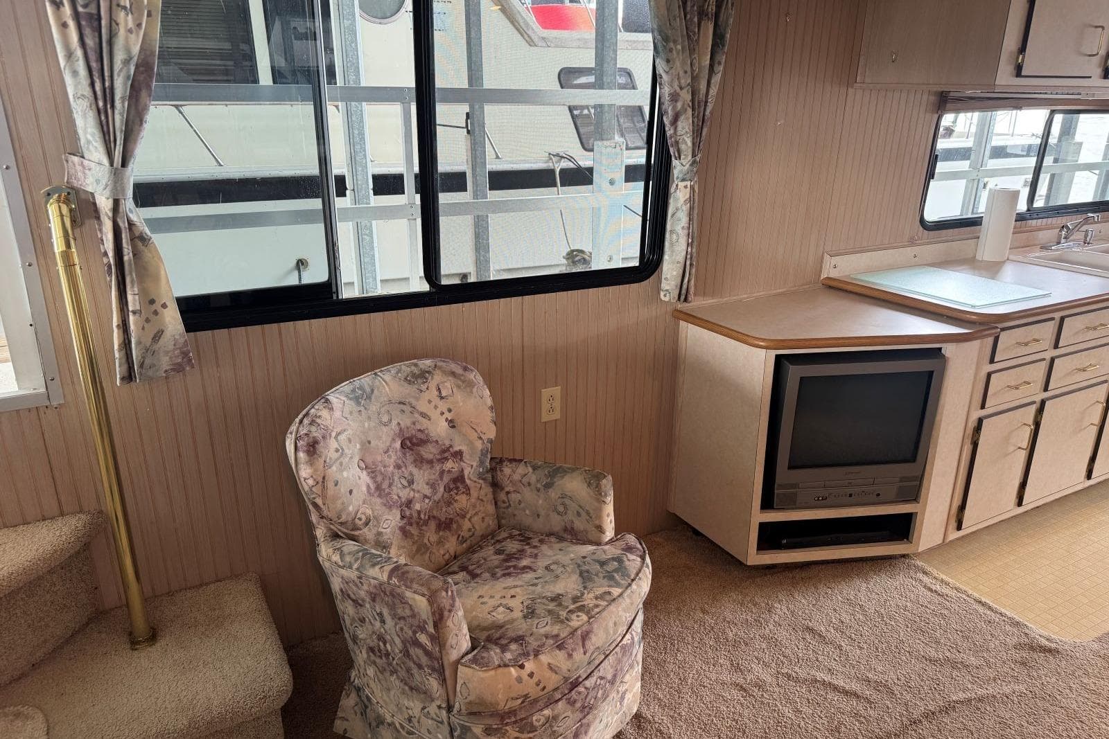1998 Gibson 47 Sport — Hendersonville, TN (photo 5)
