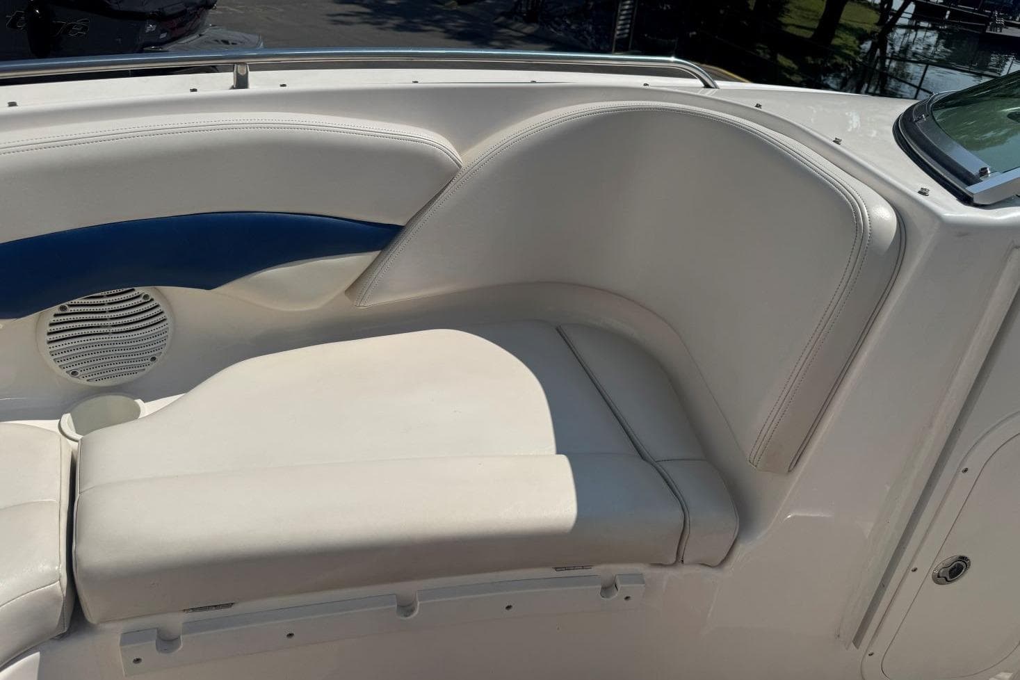 2001 Chaparral 220 SSi — Hendersonville, TN (photo 9)