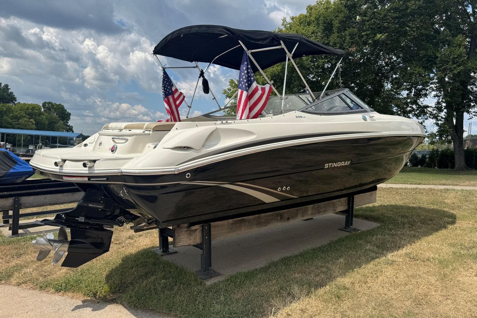 2017 Stingray 235 LR — Hendersonville, TN (photo 33)
